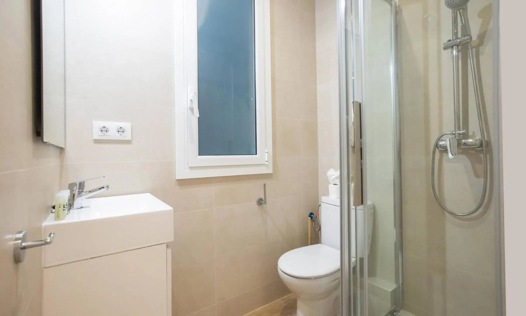 Apartament 33Par1094 - Magnific 2Br Flat In Poble Sec Barcelona Hiszpania